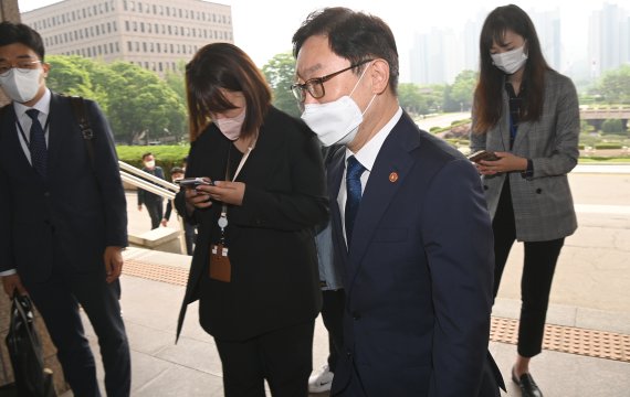 박범계 "이렇게 보안 안 지켜지는 국가기관 있을까"..검찰에 불만