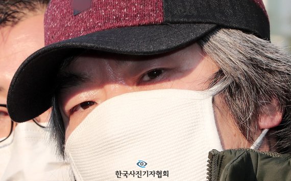 '출소 반년에 두 차례 외출'…조두순, TV시청·운동 등을..