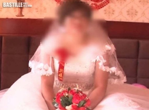 인청이 SNS에서 발견한 아내 나나의 결혼식 장면. (오디티센트럴 갈무리)© 뉴스1