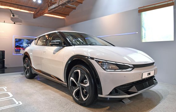 기아 첫 전용 전기차 EV6