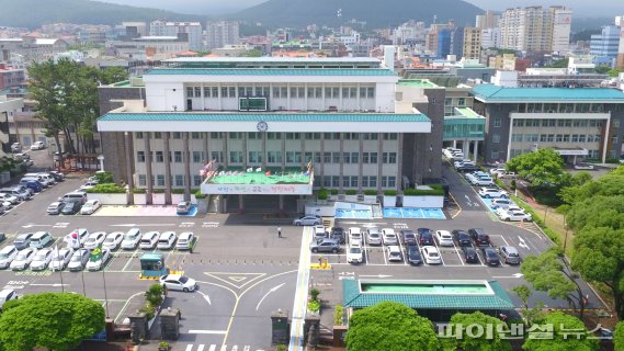 제주도청 간부 공무원 ‘확진’…도의회 추경 심사 연기