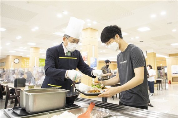 서울시립대, 기말고사로 지친 학생들을 위해 으로 응원