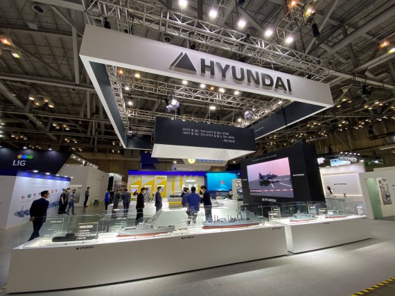 현대중공업, 경항공모함 등 첨단 함정 12종 공개