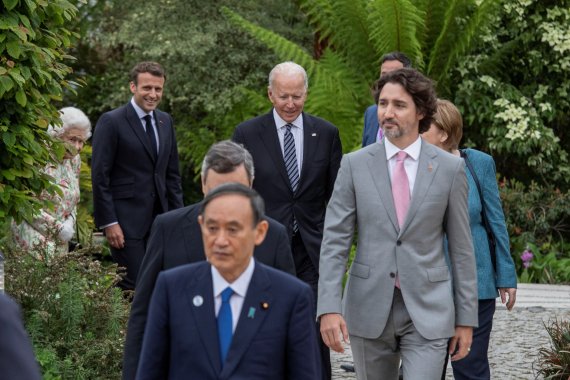 日스가, G7서 "올림픽 개최 의지...선수단 파견해 달라"