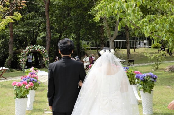 지리산생태탐방원에서 백년가약. (사진은 기사와 관련없음) /사진=뉴시스