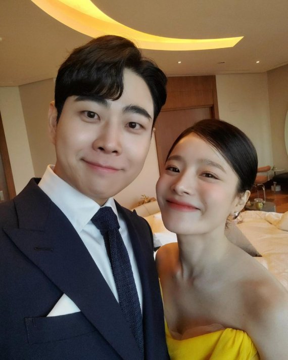 이욱 이사장과 벤/벤 SNS © 뉴스1