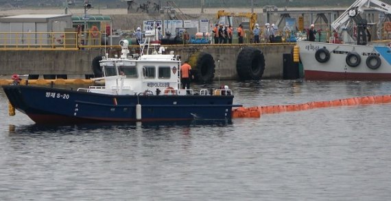 동해해경, 기름 유출 가정 해상방제 합동훈련 실시