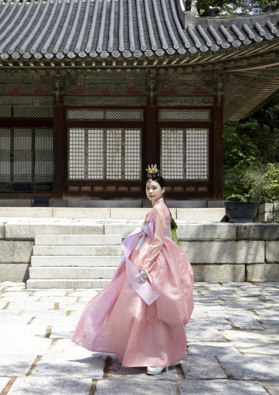 '꽃'과 '봄'을 모티브로 뛰어난 색감을 자랑하는 공주의 꿈. 한국문화재재단