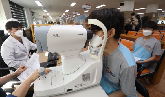 생계유지 곤란자 우선 '병역감면제도 개선' 추진