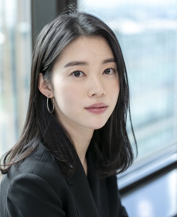 배우 정이서가 서울 종로구 뉴스1본사에서 열린 인터뷰에 앞서 포즈를 취하고 있다. /뉴스1 © News1 김진환 기자