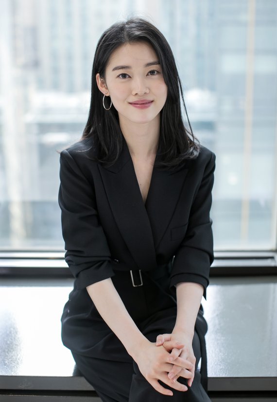 배우 정이서가 서울 종로구 뉴스1본사에서 열린 인터뷰에 앞서 포즈를 취하고 있다. /뉴스1 © News1 김진환 기자
