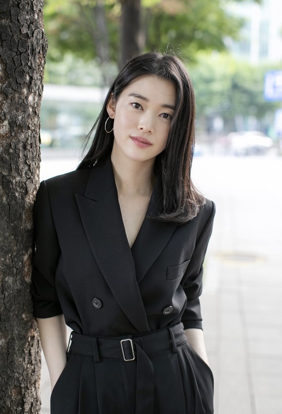 배우 정이서가 서울 종로구 뉴스1본사에서 열린 인터뷰에 앞서 포즈를 취하고 있다. /뉴스1 © News1 김진환 기자