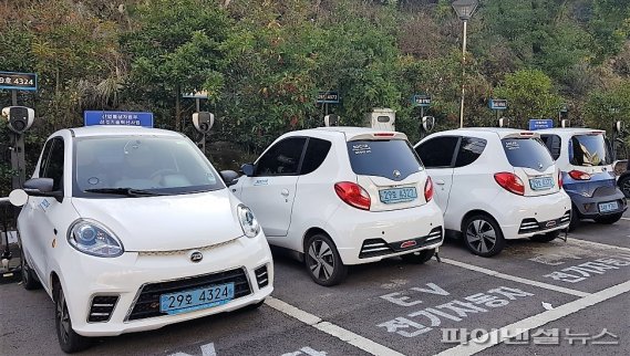 제주첨단과학기술단지 내 초소형 전기자동차 공유 실증사업이 제주대 본교와 첨단 캠퍼스에서도 확대 실시된다.