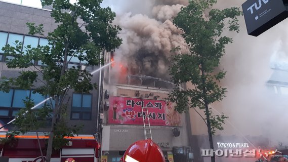 지난 29일 오전 5시 5분께 울산 중구 성남동 상가건물 3층에서 발생한 당시 화재현장