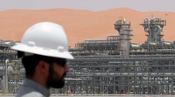 사우디아라비아 샤이바에 위치한 국영 에너지개발업체 아람코의 고순도 천연가스 액체(NGL) 시설 모습.로이터뉴스1