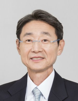 ‘뉴 농심’ 신동원號 출범… 글로벌 라면기업 1위 노린다