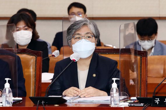 [서울=뉴시스]최동준 기자 = 정은경 질병관리청장이 지난달 28일 서울 여의도 국회에서 열린 법제사법위원회 전체회의에서 질의에 답변하고 있다. (공동취재사진) 2021.06.28. photo@newsis.com