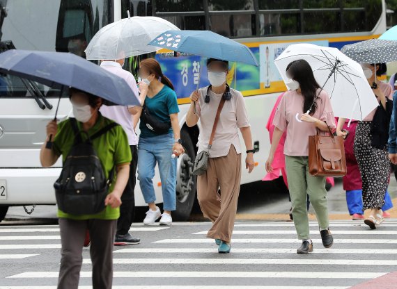 [날씨] 장맛비, 전국 내리다 낮부터 점차 그쳐