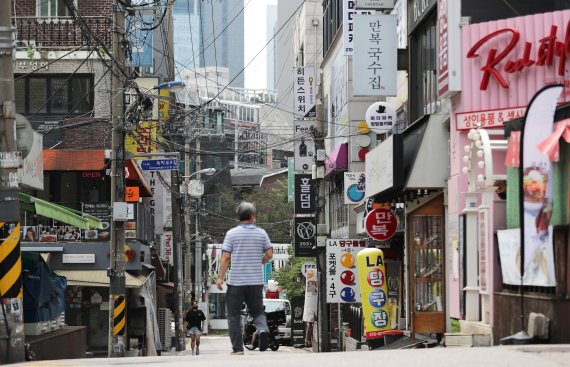 서울 나흘째 500명대...현대百발 집단감염 100명 넘겨