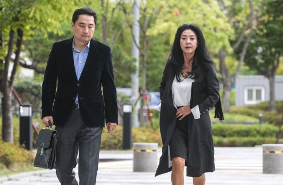 '여배우 스캔들' 김부선, 이재명 신체감정 신청