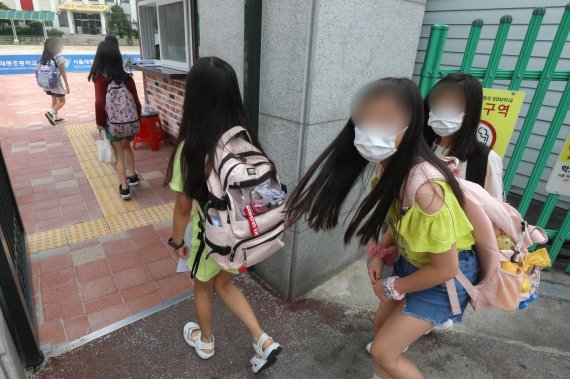 [fn사설] 코로나 4차 대유행, 안이한 방역이 화불렀다