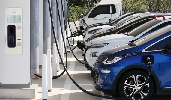 "반도체 버금가는 주력산업"…2차전지 2030년 매출 166조