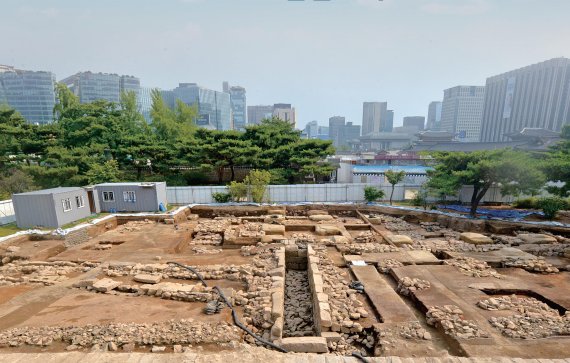 경복궁 동궁권역 화장실 유구 발굴 현장 /사진=문화재청