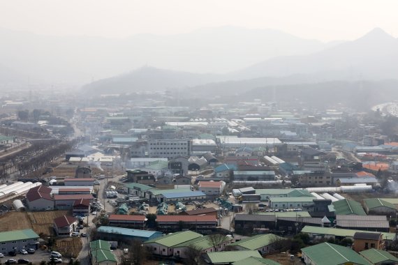 [하남=뉴시스]고범준 기자 = LH 직원들의 3기 신도시 투기 의혹을 조사하고 있는 정부 합동조사단이 1차 조사결과를 발표한 11일 오후 경기도 하남시 하남교산공공주택지구 모습이 보이고 있다. 2021.03.11. bjko@newsis.com