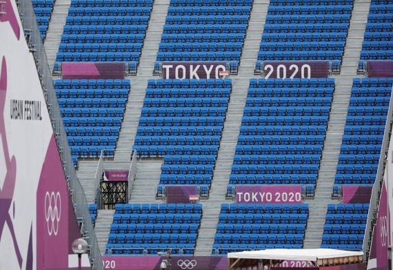 코로나19 재확산으로 도쿄와 인근 수도권, 후쿠시마현 등지에서 올림픽 경기는 무관중으로 치러진다. 로이터 뉴스1