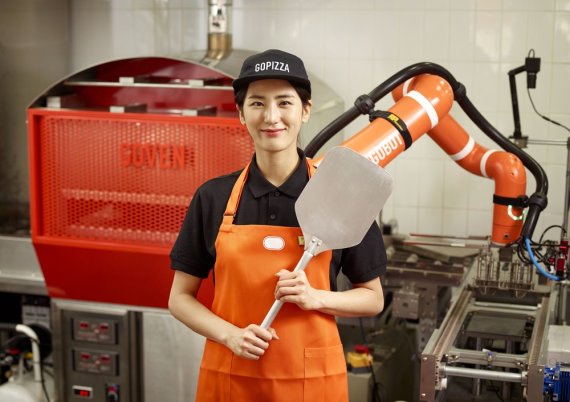 고피자의 인공지능 기반 스마트 키친