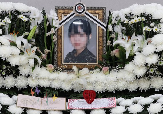 경기도 성남 소재 국군수도병원 장례식장에 마련돼 있는 고(故) 이모 공군 중사 분향소. 뉴스1.