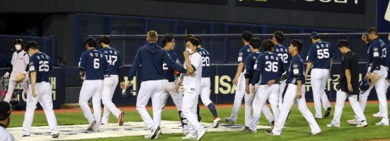 "강남구, 동선 허위진술한 프로야구 선수 등 수사 의뢰"