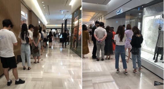 수도권 거리두기 4단계 시행 이후 첫 주말인 17일 서울 신세계백화점 강남점의 명품매장 앞에서 사람들이 줄을 서서 기다리고 있다.(자료사진) /사진=뉴스1