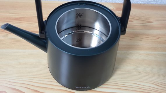 위니아 전기주전자 내부. 수량의 맥시멈(MAX)과 미니멈(MIN)이 표시돼 있다. © News1 정상훈 기자