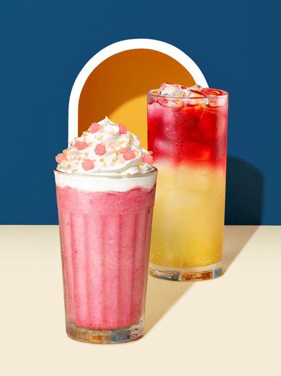 스타벅스 '트윙클 스타 핑크 블렌디드'(왼쪽), '유자&유스베리 티'