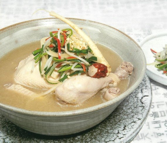 [세종=뉴시스] 된장삼계탕(사진=농진청) /사진=뉴시스