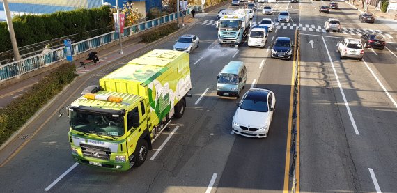 부산 재비산먼지 저감차량, 도로 재비산먼지 67% 저감