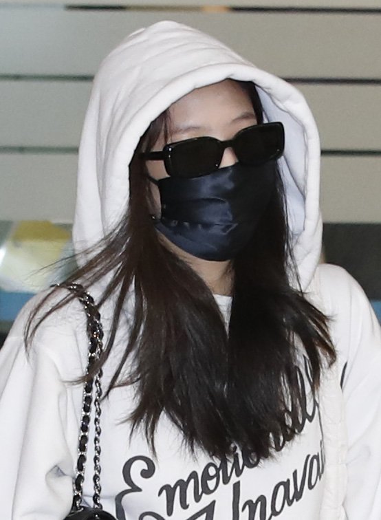 블랙핑크(BLACKPINK) 제니가 22일 오후 인천국제공항을 통해 미국 LA에서 입국하고 있다. 2021.7.22./뉴스1 © News1 권현진 기자