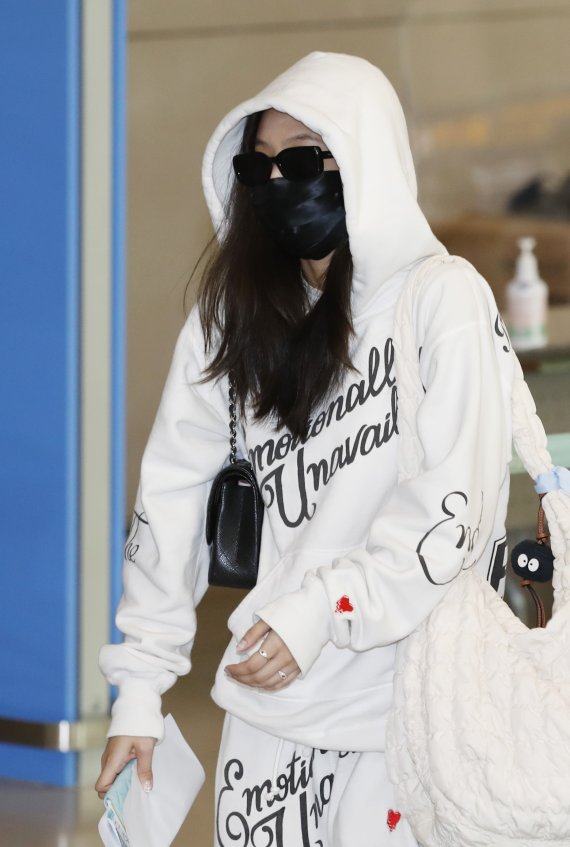 블랙핑크(BLACKPINK) 제니가 22일 오후 인천국제공항을 통해 미국 LA에서 입국하고 있다. 2021.7.22./뉴스1 © News1 권현진 기자