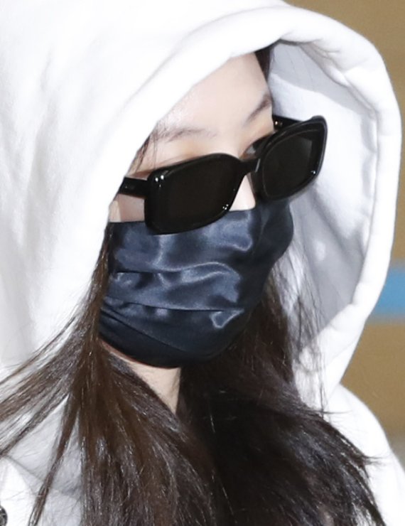 블랙핑크(BLACKPINK) 제니가 22일 오후 인천국제공항을 통해 입국하고 있다. 2021.7.22./뉴스1 © News1 권현진 기자