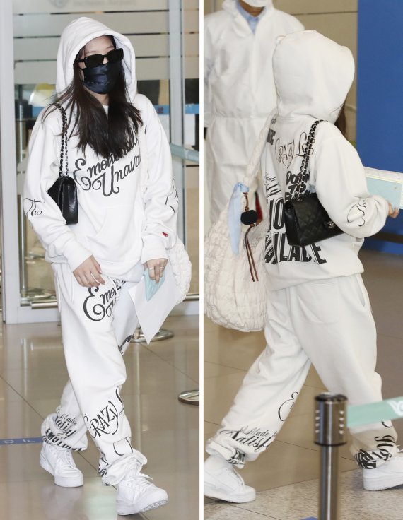 블랙핑크(BLACKPINK) 제니가 트레이닝복 차림으로 22일 오후 인천국제공항을 통해 미국 LA에서 입국하고 있다. 2021.7.22./뉴스1 © News1 권현진 기자