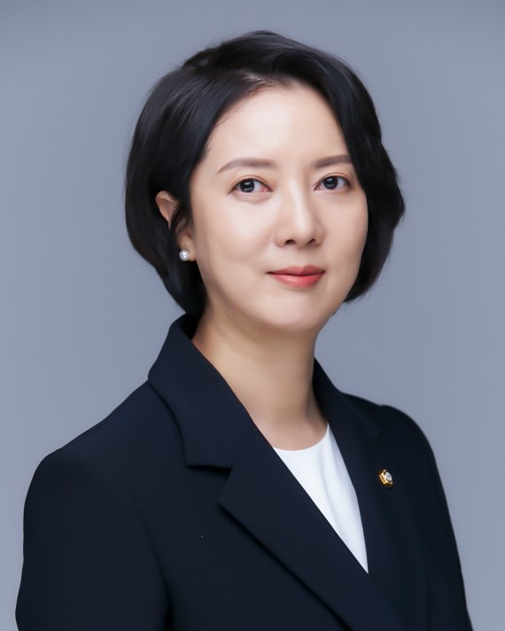 이영 "공무원 65%가 '시보떡 아직도 있다'...불합리 조직문화 타파"
