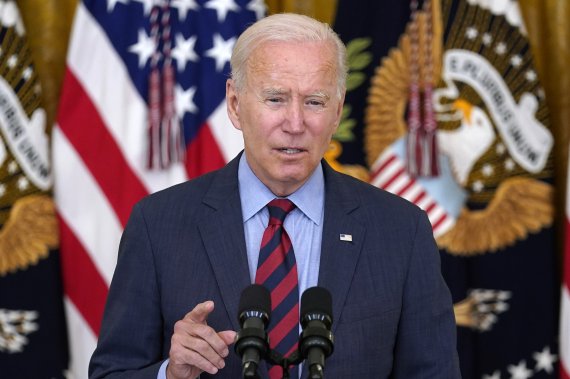 조 바이든 미국 대통령이 3일(현지시간) 미 워싱턴 백악관 이스트룸에서 코로나19와 관련해 연설하고 있다. AP뉴시스