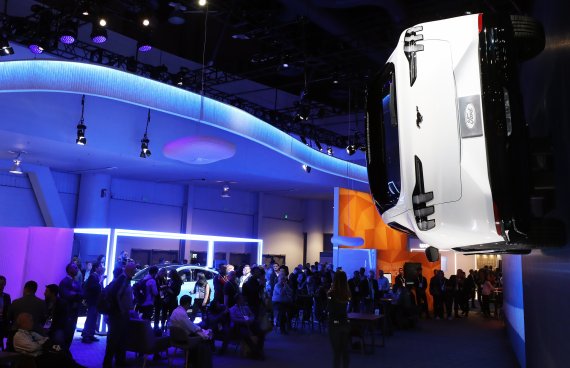 국제가전전시회 'CES 2020'(Consumer Electronics Show)이 막을 올린 7일 오전(현지시간) 미국 네바다주 라스베이거스 컨벤션센터 포드 전시장에서 고성능 전기차 '포드 머스탱 매치 e 퍼포먼스'가 공개되고 있다. 2020.1.8/뉴스1 © News1 오대일 기자 /사진=뉴스1