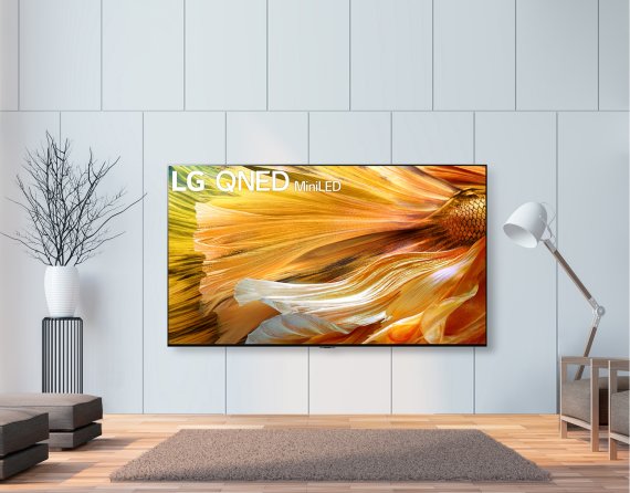 LG전자가 지난 6월 출시한 미니 LED를 적용 프리미엄 LCD TV인 LG QNED 미니LED(MiniLED)의 모습(LG전자 제공)/뉴스1