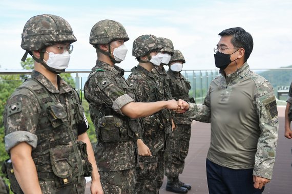 軍, 거리두기 4단계 2주 연장 유지(종합)