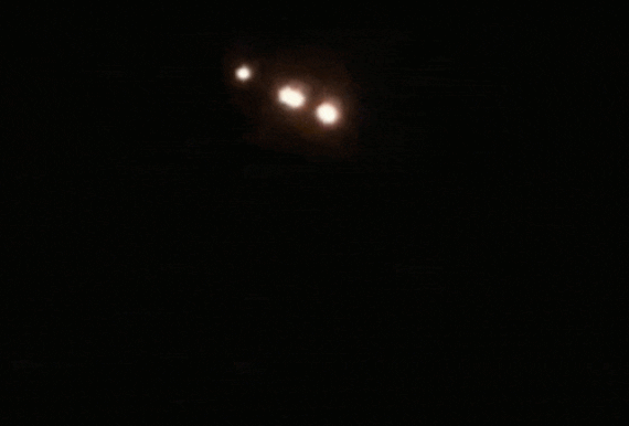 “UFO 맞다” 전주 밤하늘에 나타난 주황색 섬광 (영상)