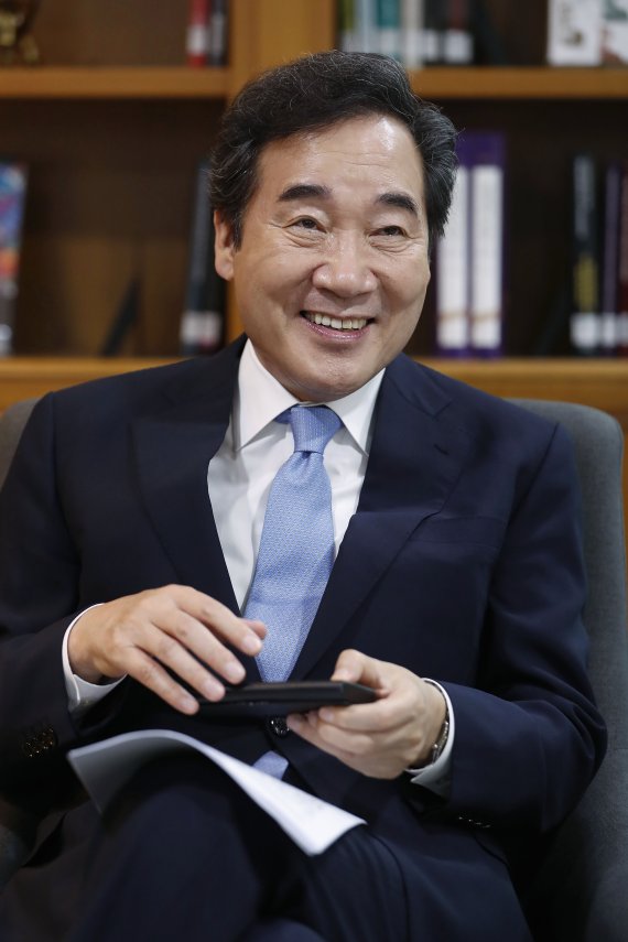 [인터뷰]이낙연 "이재명측 SNS 내용은 검증 아닌 모독…네거티브 시작"