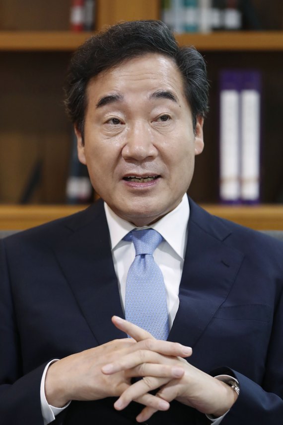 [서울=뉴시스] 최동준 기자 = 더불어민주당 대선 경선 후보 이낙연 전 대표가 9일 서울 여의도 국회에서 뉴시스와 인터뷰를 하고 있다. 2021.08.10. photocdj@newsis.com