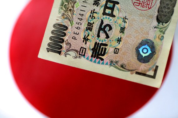 일본의 최고액권인 1만엔권 지폐. 로이터 뉴스1